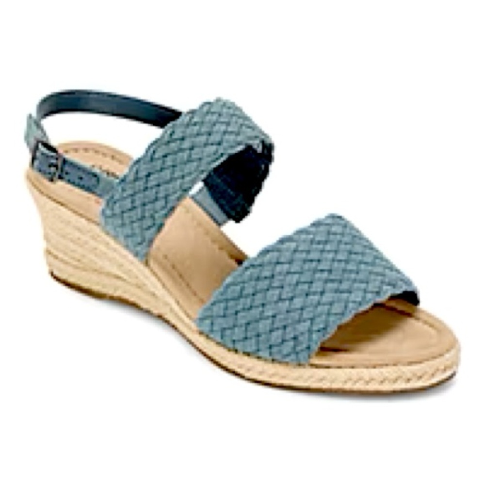 New St. John's Bay Denim Blue Lajolla Wedge Sandals